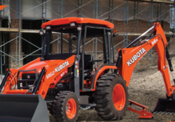 Kubota M62TLB Tractor