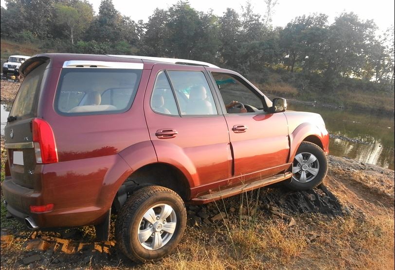 TATA Safari Strome VX 4 X 4 Car