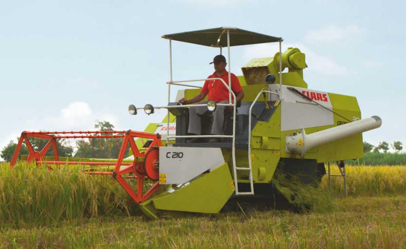 CLASS CROP TIGER 30 TERRA TRAC Combine Harvester Overview